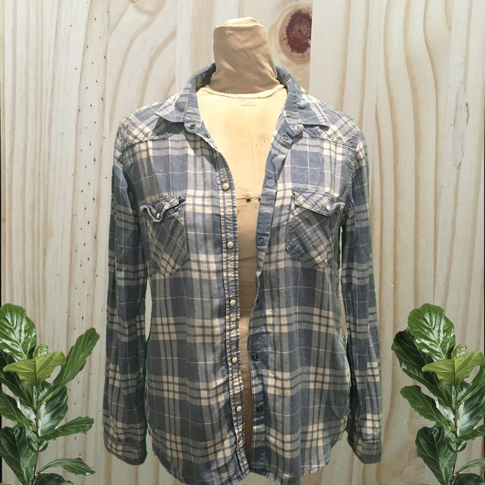 American Eagle Vintage Boyfriend plaid long sleeve